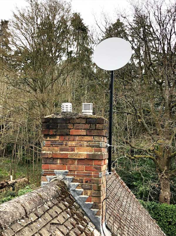 Starlink dish installation in Woking, Surrey. Also fitted a new Sky dish for the client.